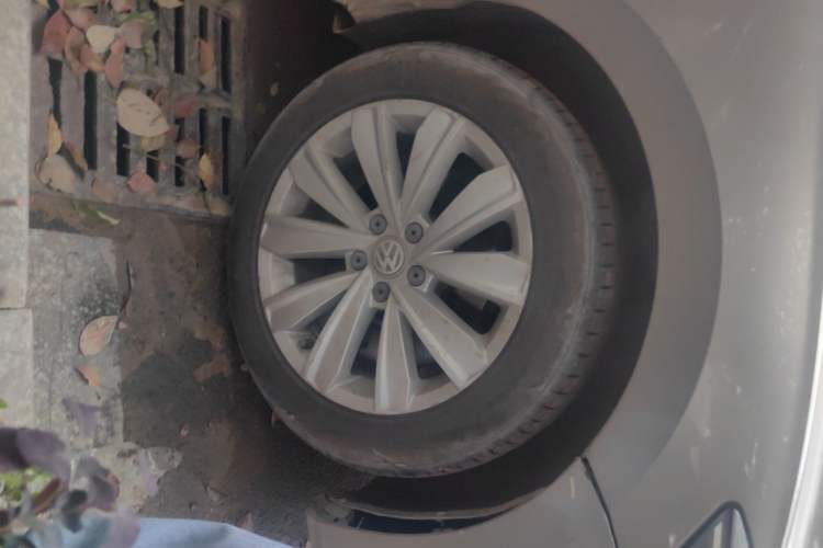 Used Volkswagen Passat 2019 330TSI Elite Edition China V Standard Right Front Wheel Hub