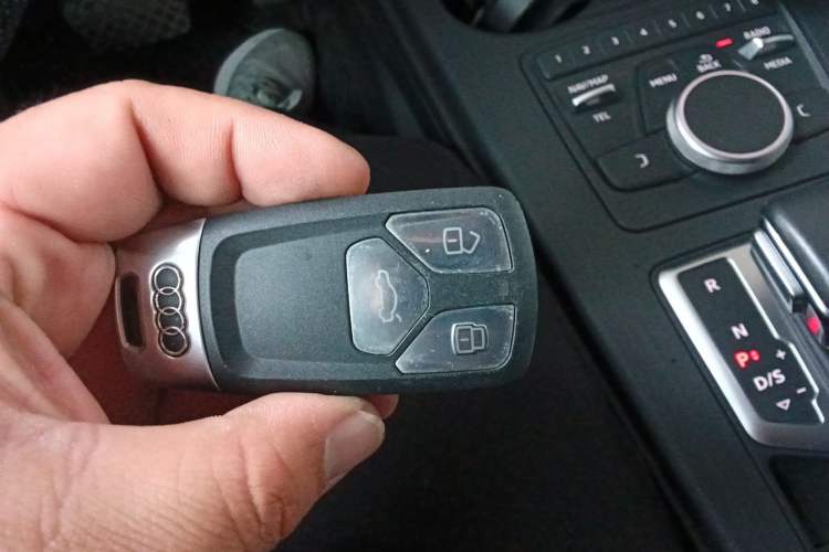 Used Audi A4L 2018 30th Anniversary Edition 40 TFSI Trendy Model Vehicle Key