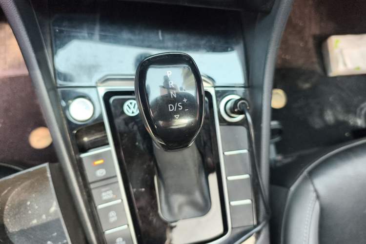 Used Volkswagen Sagitar 2021 280TSI DSG Comfort Connect Edition Gear Lever