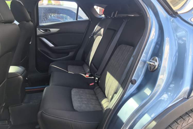 Used Mazda CX-4 2018 2.0L Automatic Two-Wheel Drive Blue Sky Dynamic Version China VI Standard
