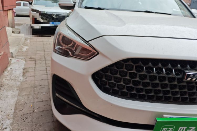 Used Haval M6 2019 1.5T DCT Two-Wheel Drive Value Edition China VI Standard
