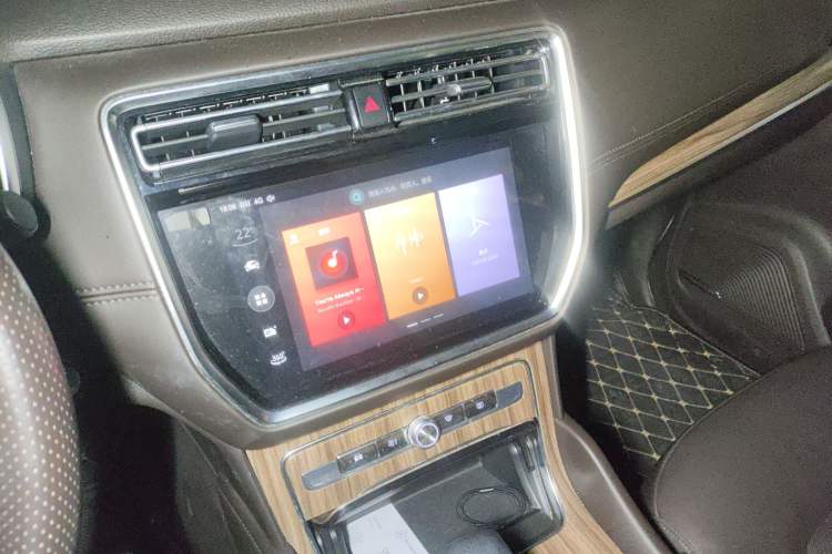 Used Roewe RX8 2019 30T Smart Connectivity All-Wheel Drive Supreme Edition
