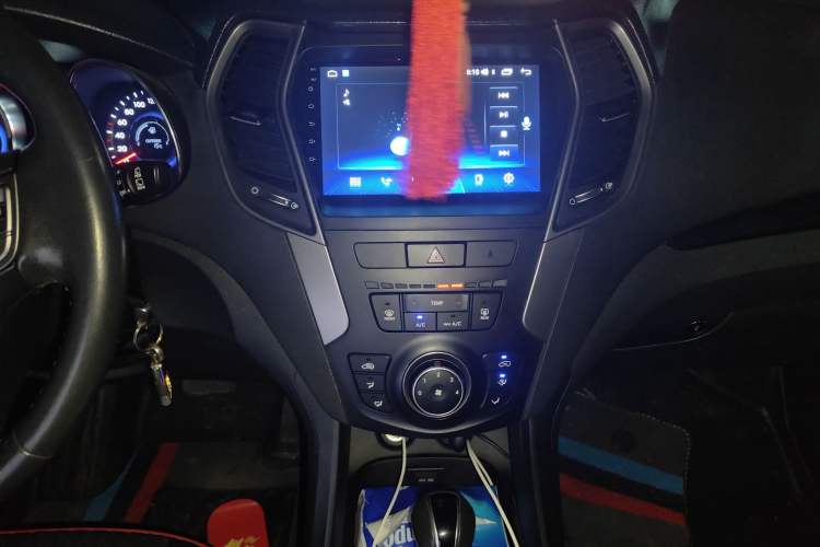 Used Hyundai Santa Fe 2013 2.4L Automatic 2WD Comfort Edition
