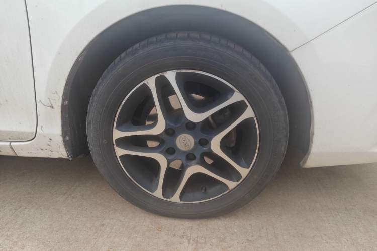 Used BYD G5 2014 1.5TID Automatic Prestige Model
