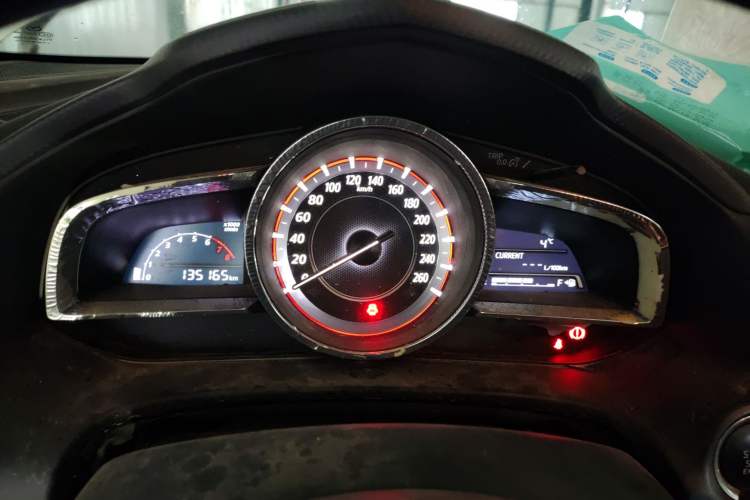 Used Mazda 3 Axela 2016 Sedan 1.5L Manual Comfort Model
