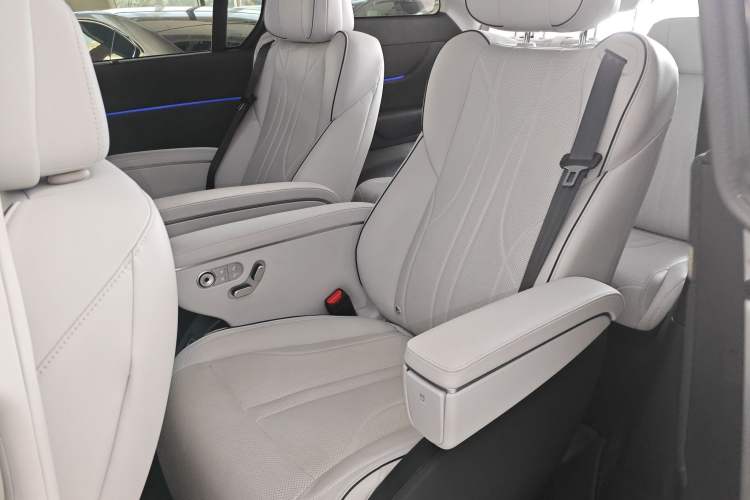 Used XPeng X9 2024 702 Ultra-Long Range Pro