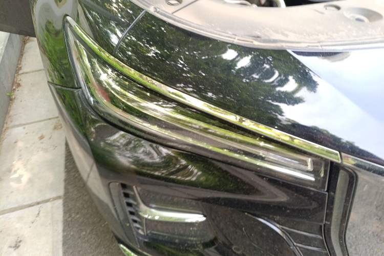 Used Hongqi H5 2023 2.0T Automatic Smart Connect Flagship Edition Right Front Headlight