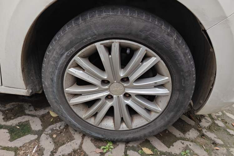 Used Peugeot 301 2014 1.6L Manual Luxury Edition