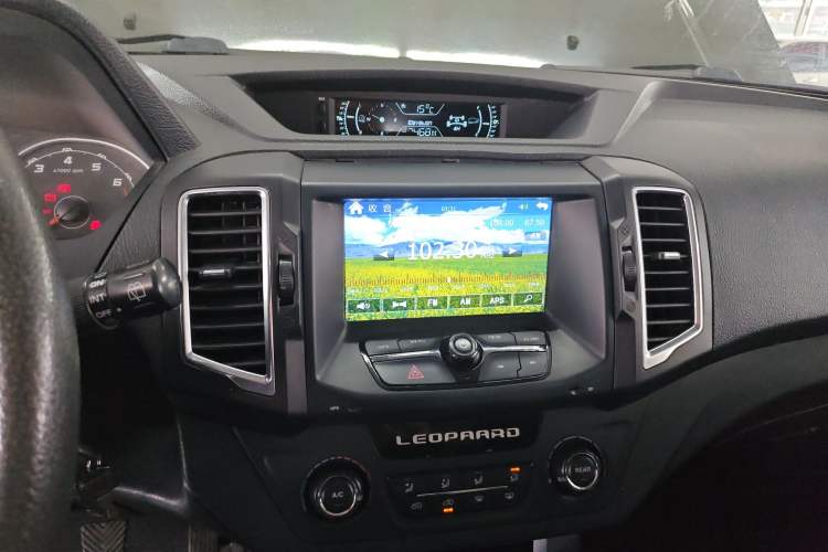 Used Leopaard Q6 2015 2.4L Manual 4x4 Excellence Edition Audio And AC Panel