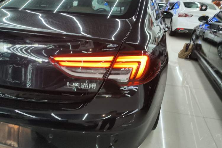 Used Buick Regal 2024 28T Luxury Edition Right Rear Taillight