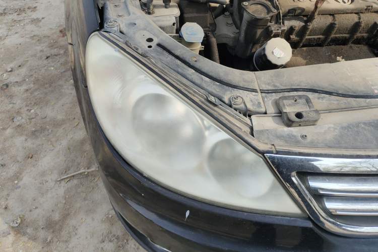 Used Volkswagen Lavida 2011 1.6L Manual - Premium Edition Right Front Headlight