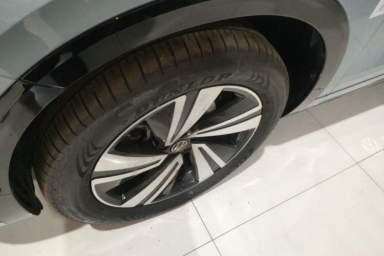 Used Volkswagen Tavendor 2023 380TSI Four-Wheel Drive R-Line Cruise Edition