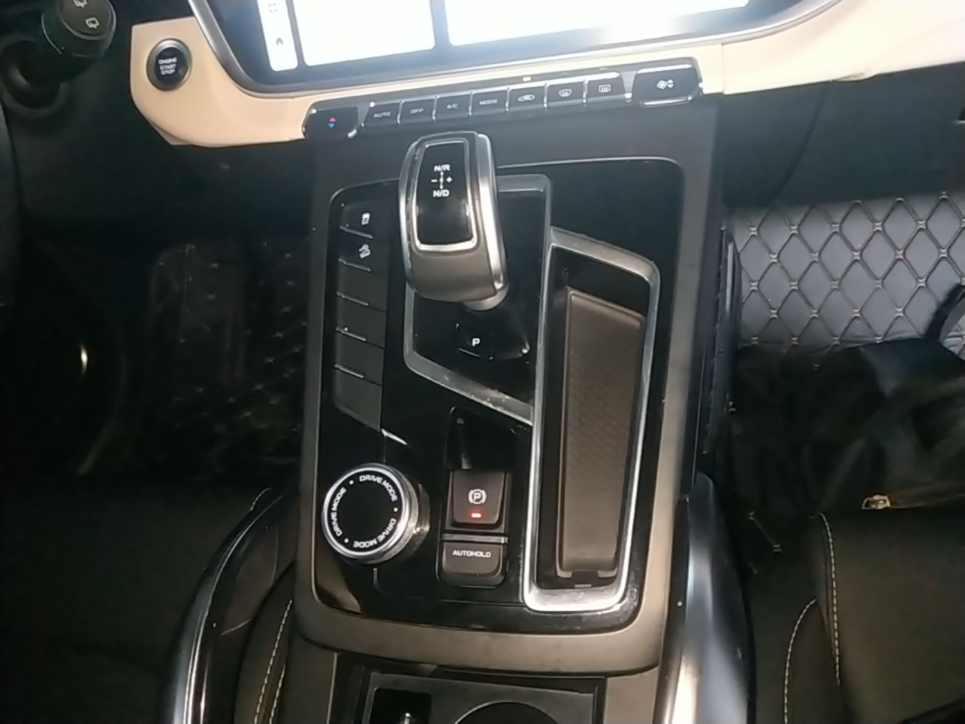 Geely Auto Emgrand X7 Sport 2022 Boyue X 1.8TD DCT Smart Model — снимка 16