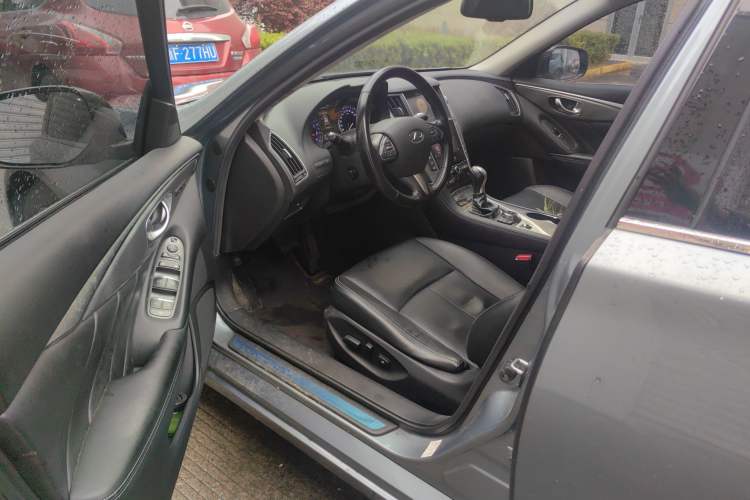 Used Infiniti Q50 2014 3.7L Comfort Edition Driver Seat