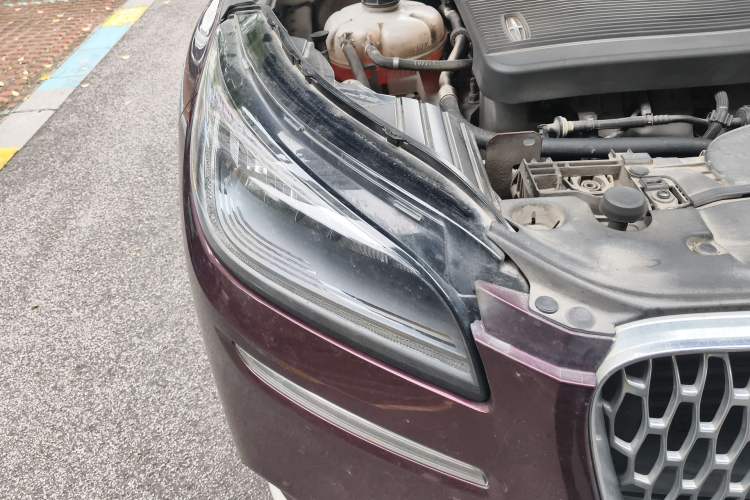 Used Lincoln Corsair 2020 2.0T Two-Wheel Drive Luxury Edition Right Front Headlight