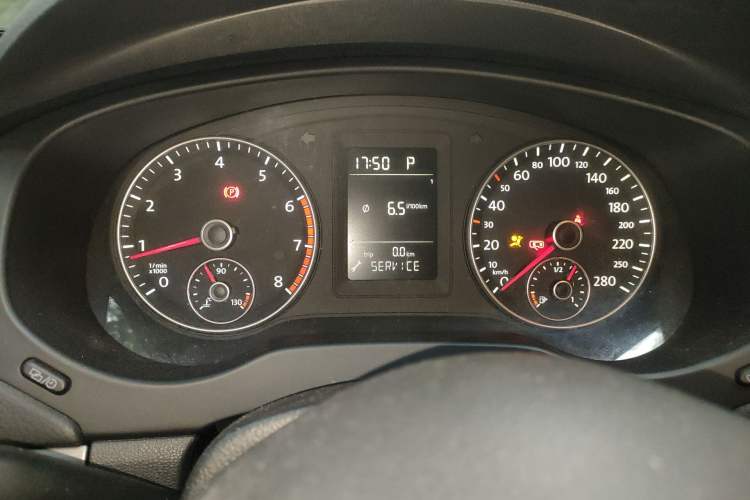 Used Volkswagen Sagitar 2012 1.4TSI Automatic Fashion Edition Instrument Cluster