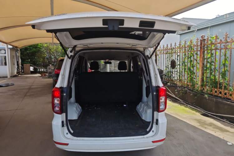 Used Wuling Hongguang 2021 1.5L Revised S Base Version with Electric Power Steering LAR Trunk