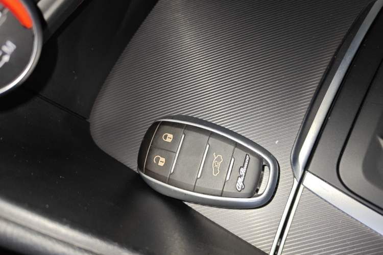 Used Alfa Romeo Giulia 2017 2.0T 200HP Elite Edition Interior 1