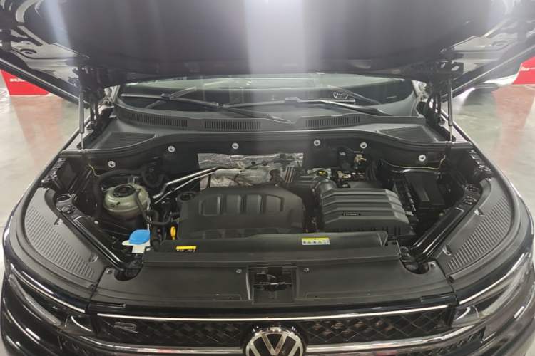Used Volkswagen Tavendor 2024 380TSI All-Wheel Drive R-Line Cruise Edition
