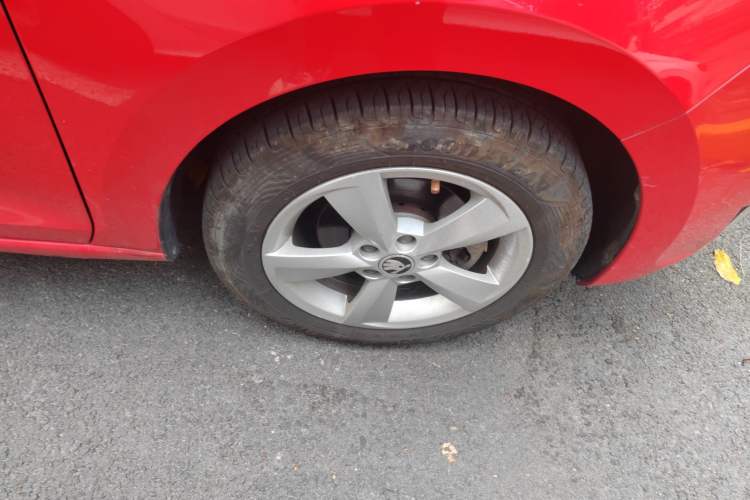 Used Skoda Rapid Spaceback 2014 1.6L Automatic Enjoyment Edition
