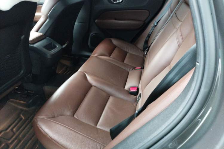 Used Volvo XC60 2021 T5 4x4 Smart Luxury Edition Left Rear Seat