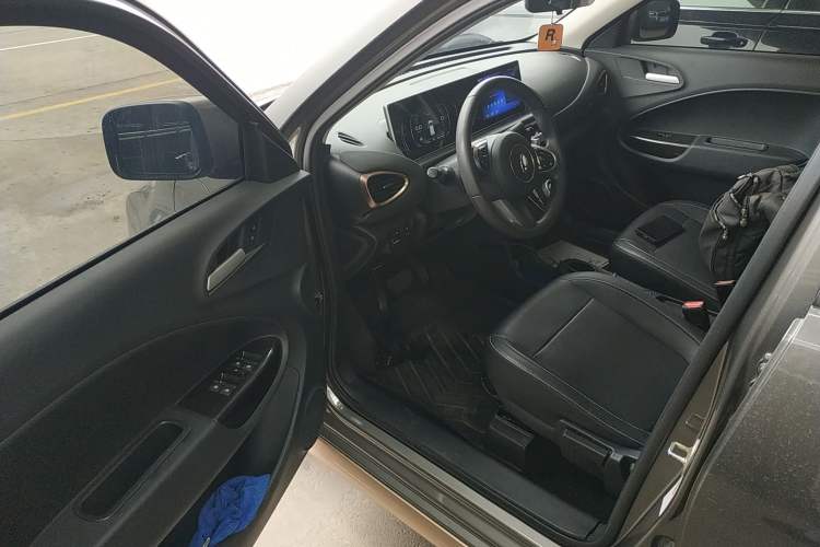 Used ORA White Cat 2022 Xiaoyue Mao Edition 401 km Flagship Model Lithium Ternary