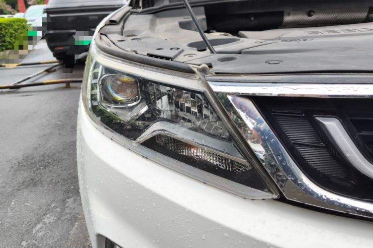 Used Geely Auto Vision X6 2016 1.3T CVT Flagship Model
