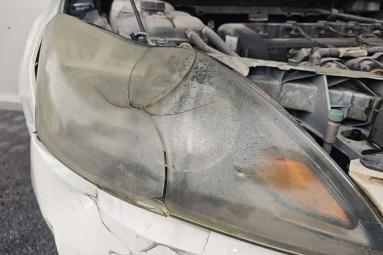 Used Ford Focus 2013 Hatchback Classic 1.8L Manual Base Model Right Front Headlight