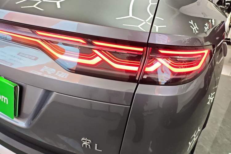 Used BYD Song L DM-i 2024 112 km Beyond Edition Right Rear Taillight