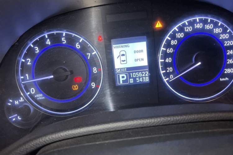 Used Infiniti G Series 2010 G37 Coupe Convertible Rosewood Edition
