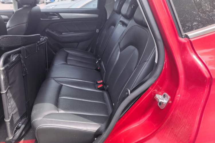 Used Roewe RX5 2016 20T Two-Wheel Drive Automatic Internet Smart Edition Left Rear Seat