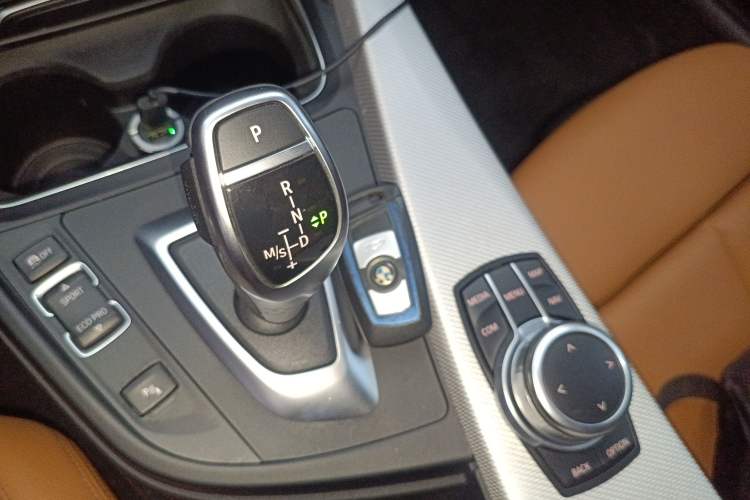 Used BMW 4 Series 2017 425i M Sport Package Interior 1