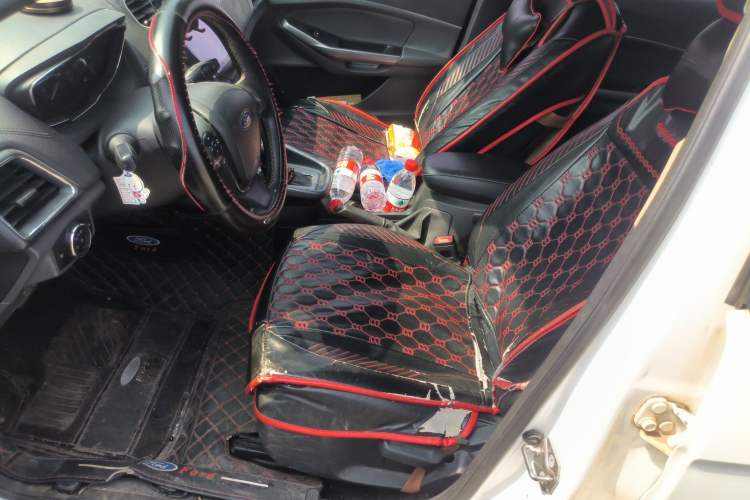 Used Ford Escort 2015 1.5L Automatic Fashion Model
