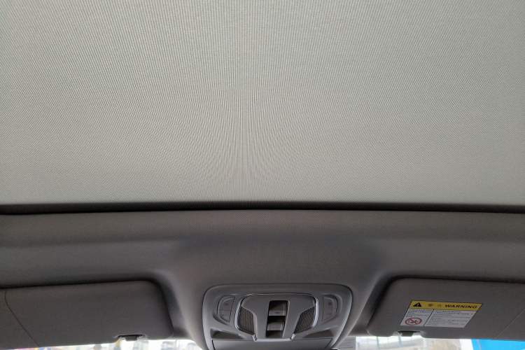 Used Roewe RX5 2023 PLUS 330TGI Automatic Trendsetting Smart Edition
