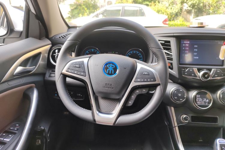 Used BYD Song New Energy 2017 Song DM 1.5TID All-Wheel Drive Luxury Model Steering Wheel