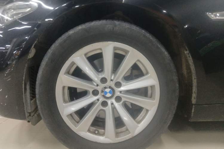 Used BMW 5 Series 2014 520Li Elegant Model
