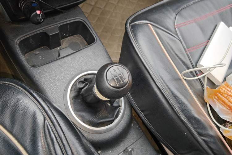 Used Suzuki SX4 S-Cross 2011 1.6L Manual Comfort Version Gear Lever