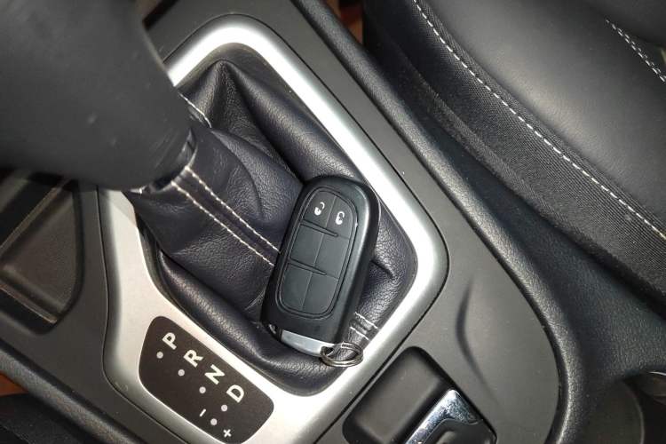 Used Jeep Cherokee 2016 2.4L Leading Edition
