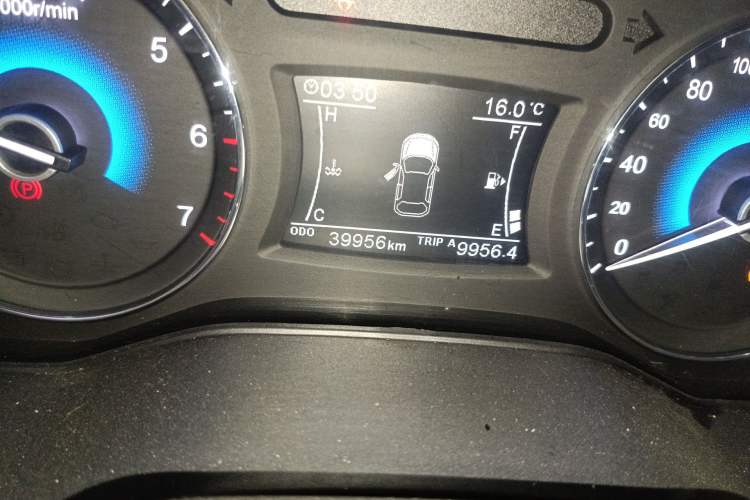 Used Dongfeng Fengon 580Pro 2020 220T Manual Yuling Edition Odometer Close Up