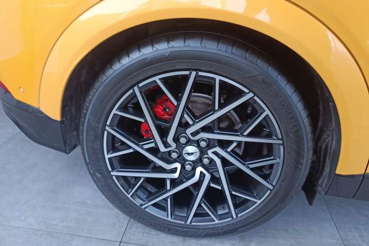 Used Ford Mustang Mach-E 2024 GT Model Right Rear Wheel Hub