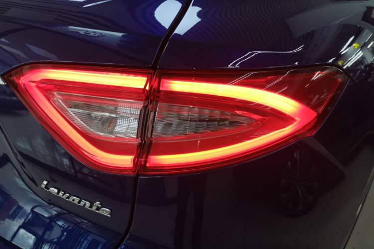 Used Maserati Levante 2016 3.0T Standard Edition Right Rear Taillight