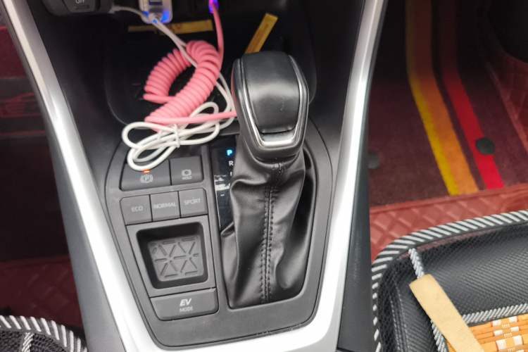 Used Toyota Wildlander 2022 Dual-Engine 2.5L E-CVT Two-Wheel Drive Luxury Edition