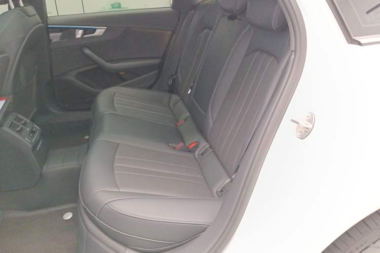 Used Audi A4L 2024 40 TFSI Luxury Dynamic Edition