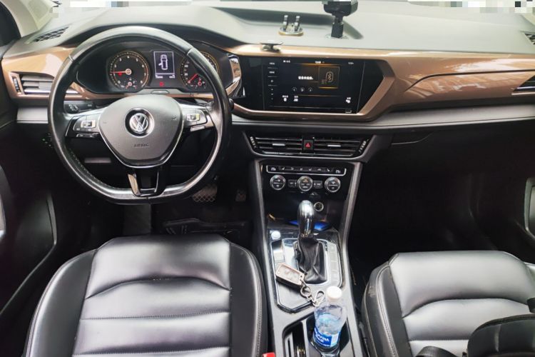 Used Volkswagen Tharu 2020 330TSI All-Wheel-Drive Luxury Edition China VI Standard
