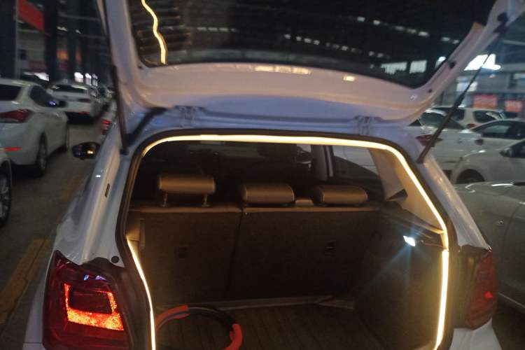 Used Volkswagen Polo 2016 1.6L Automatic Comfort Model Trunk