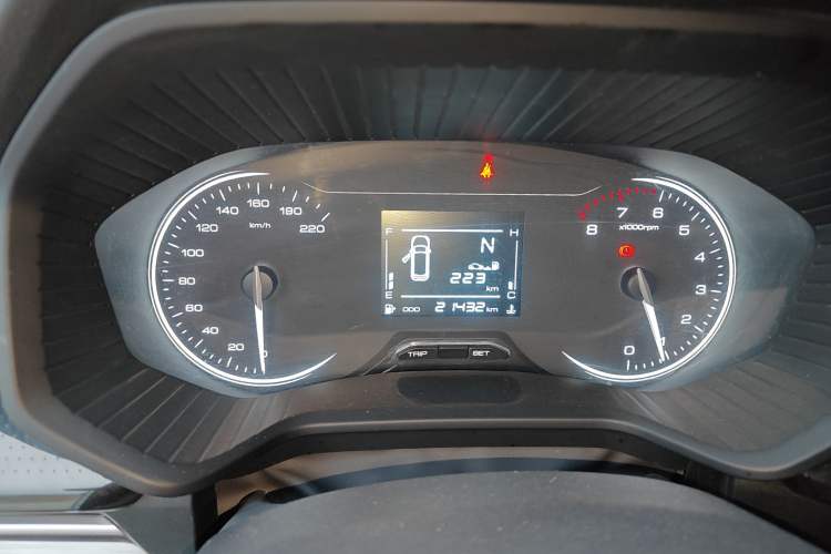Used Wuling Jiachen 2022 1.5L Manual Enjoyment Elite Model

