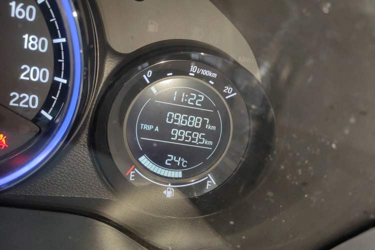 Used Honda XR-V 2015 1.8L EXi CVT Comfort Version Odometer Close Up