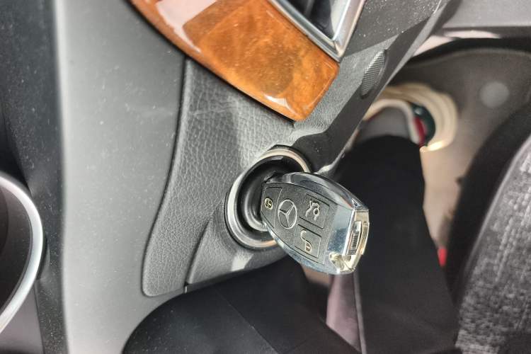 Used Mercedes-Benz C-Class 2013 C 260 Elegant Grand Edition
