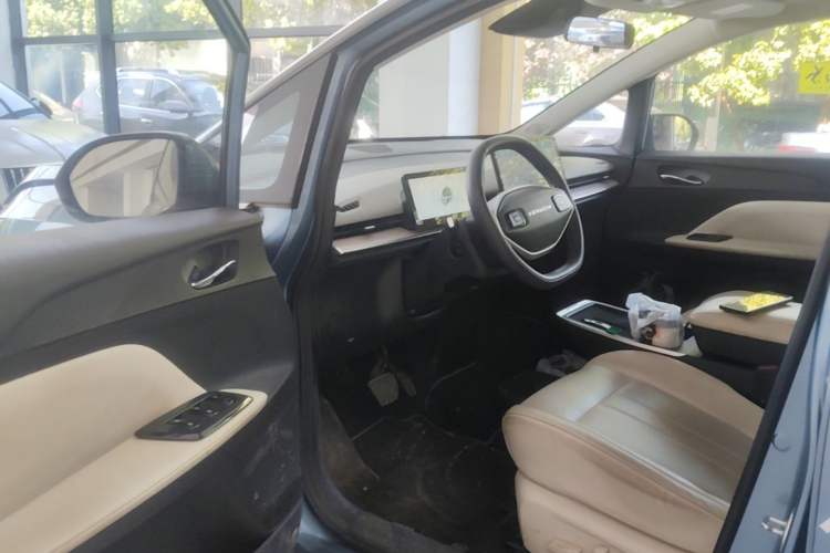 Used Venucia VX6 2023 520 Max
