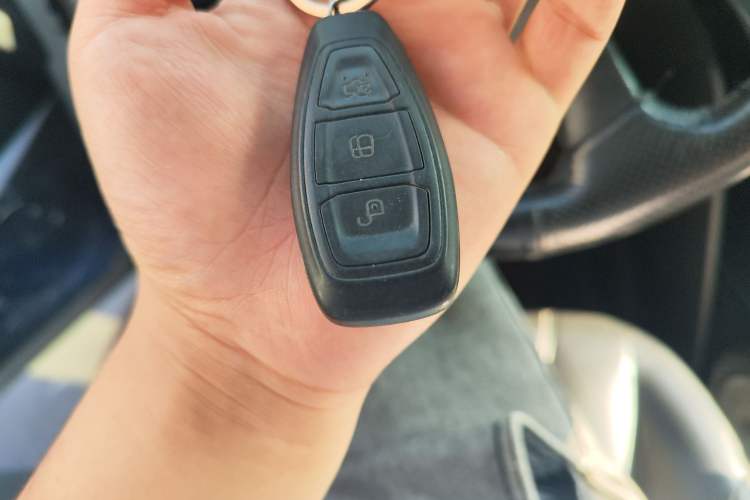 Used Ford Kuga 2015 2.0L GTDi Four-Wheel-Drive Sport Model
